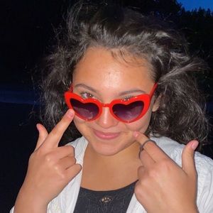 Meet your Posher, Annie